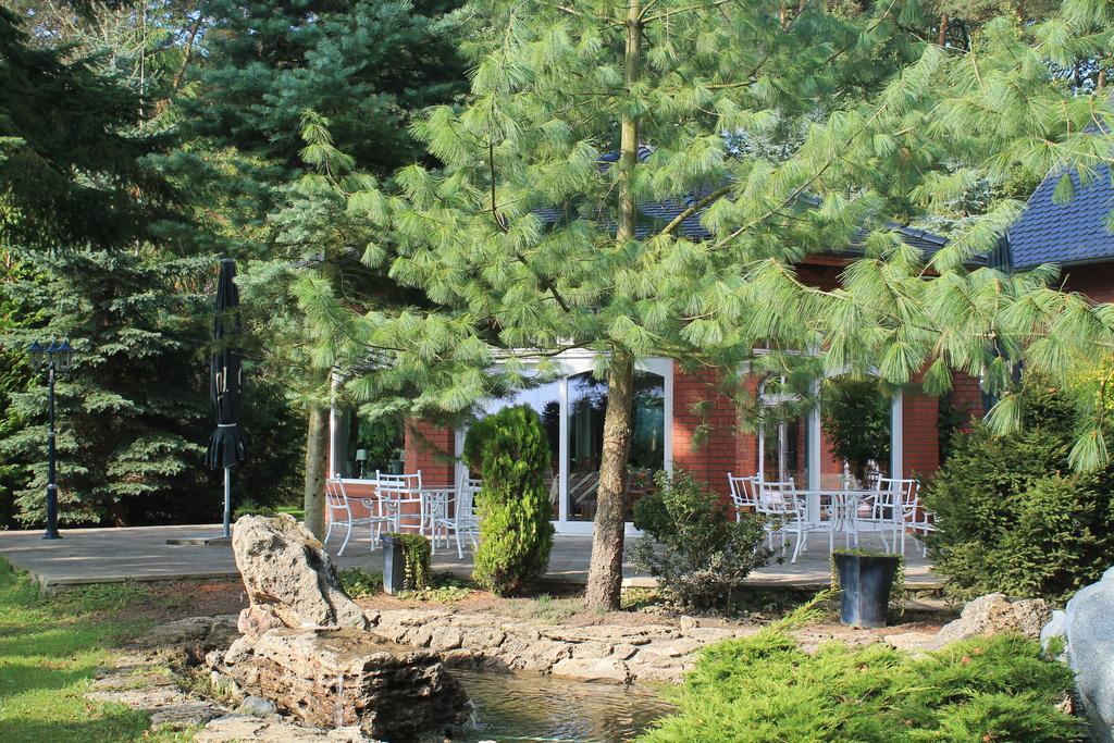 Hotel Und Restaurant Waldschloesschen Crivitz ภายนอก รูปภาพ