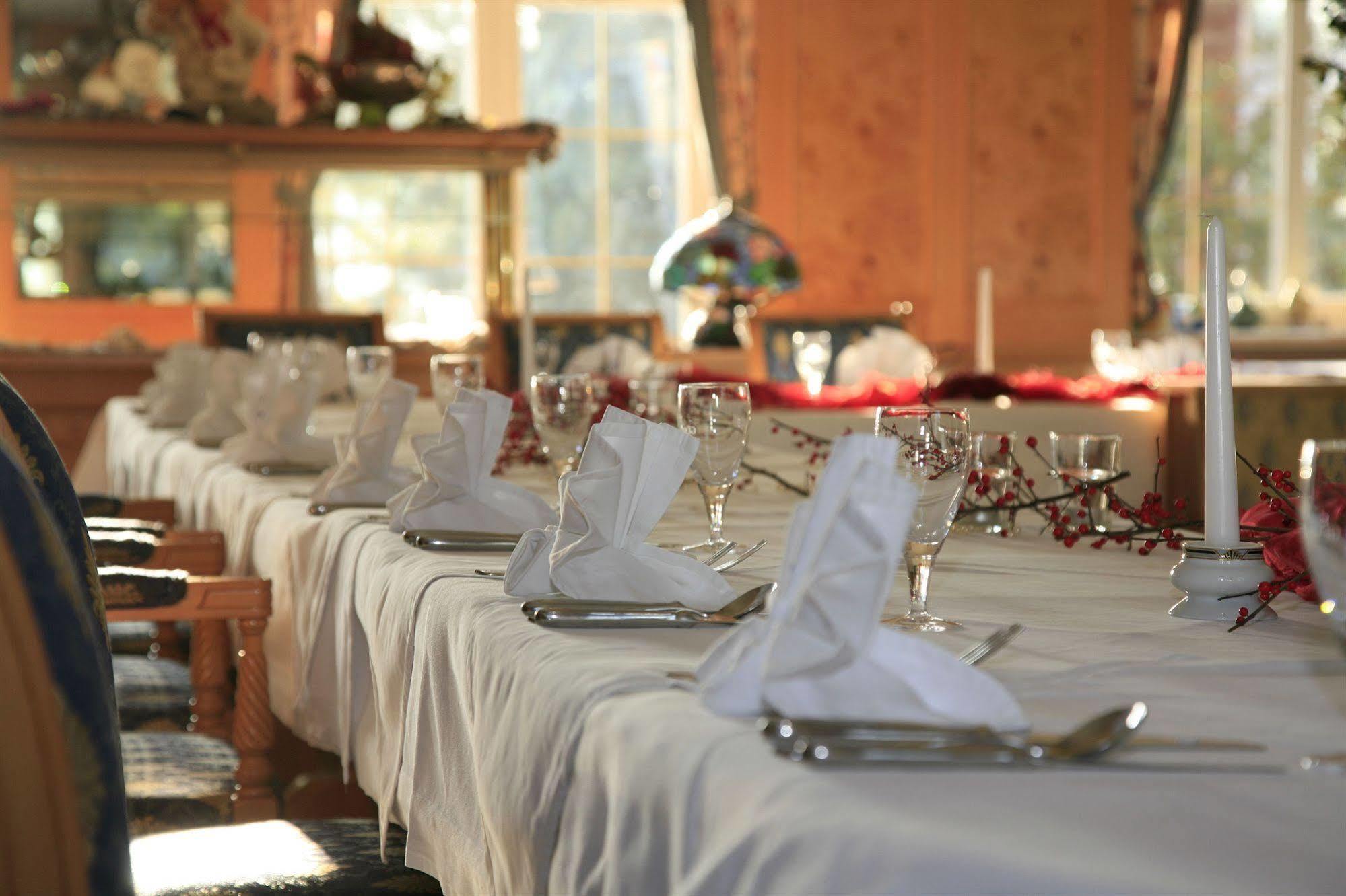 Hotel Und Restaurant Waldschloesschen Crivitz ภายนอก รูปภาพ