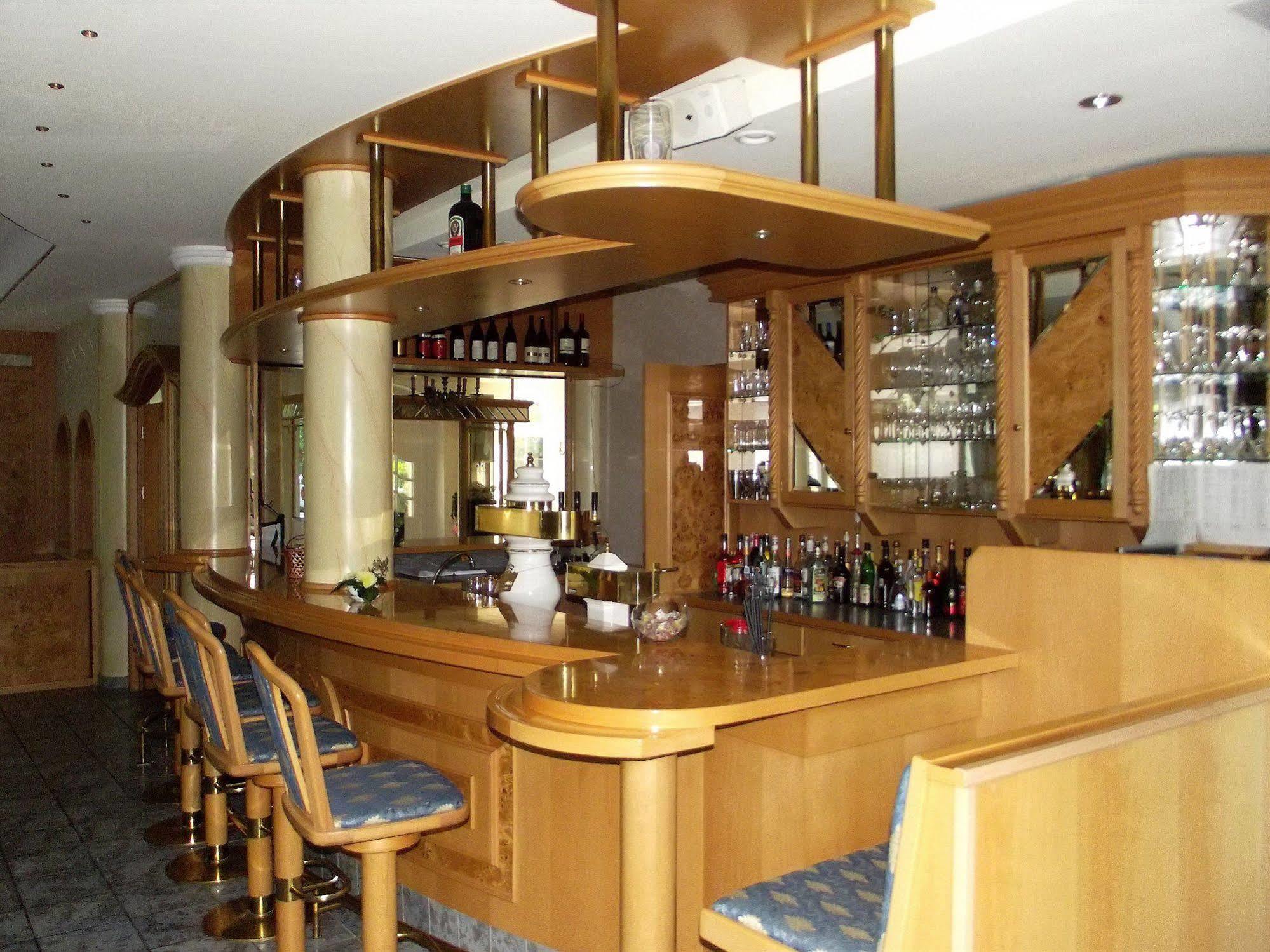Hotel Und Restaurant Waldschloesschen Crivitz ภายนอก รูปภาพ