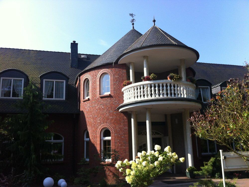 Hotel Und Restaurant Waldschloesschen Crivitz ภายนอก รูปภาพ